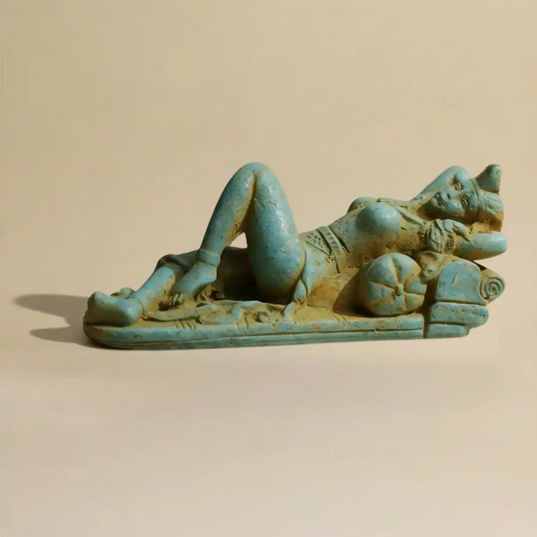 Cleopatra Egyptian Sculpture | Luxury Stone Décor - Image 3