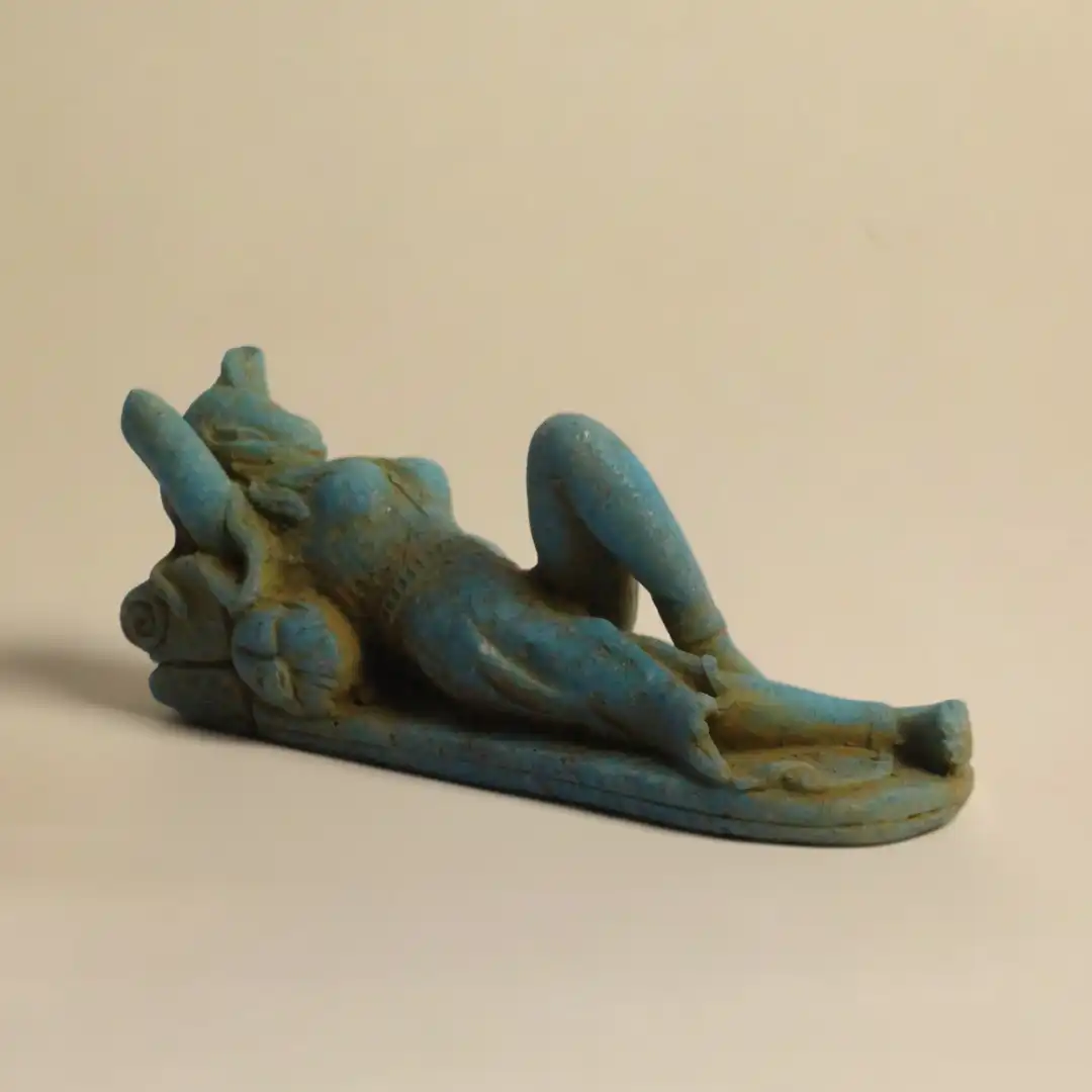 Cleopatra Egyptian Sculpture | Luxury Stone Décor - Image 4